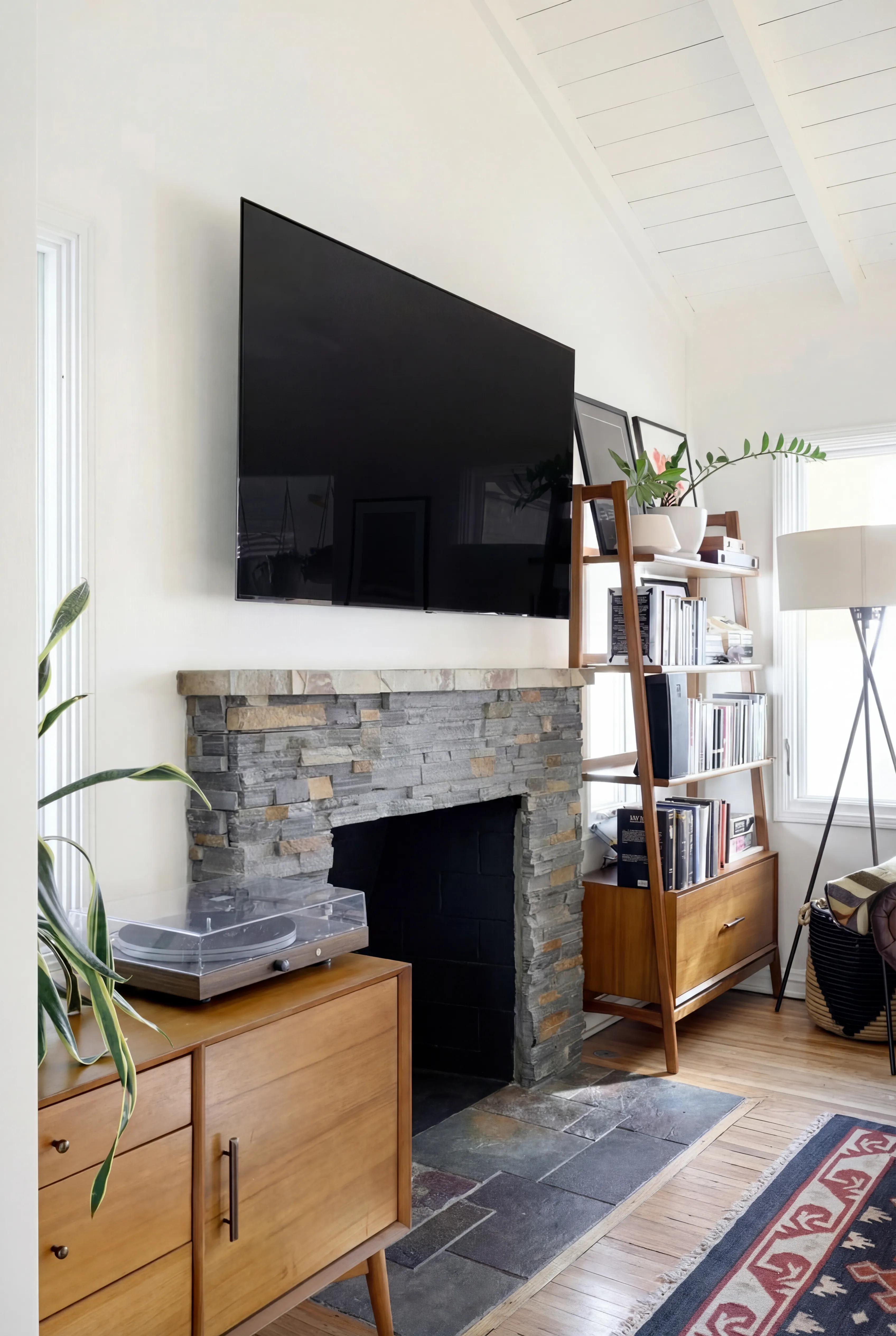 Living Room Fireplace And Tv