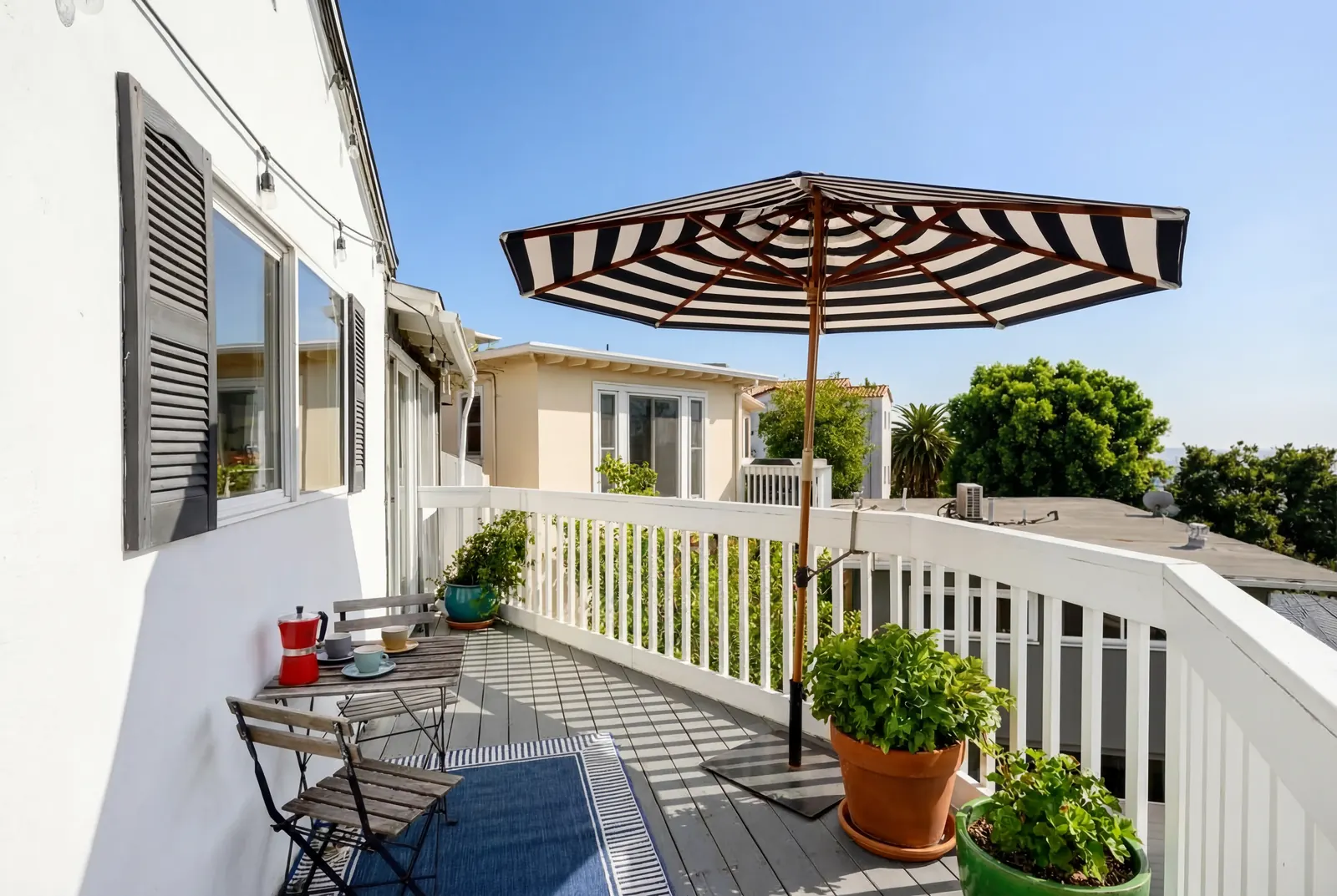 Deck Dining Daytime